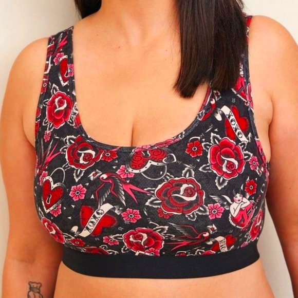 NWT TORRID LINGERIE TATTOO VALENTINE SCOOP BRALETTE HEARTS ROSES PRINT PLUS SIZE - Picture 4 of 6